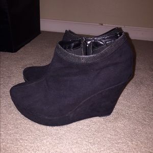 Black Wedges!❤️