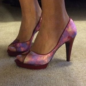 Beautiful multicolored shoes, size 10