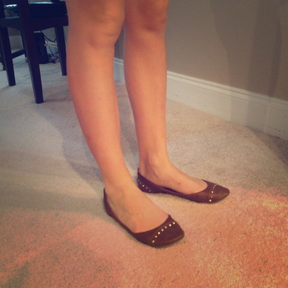 Steve Madden gold studded flats