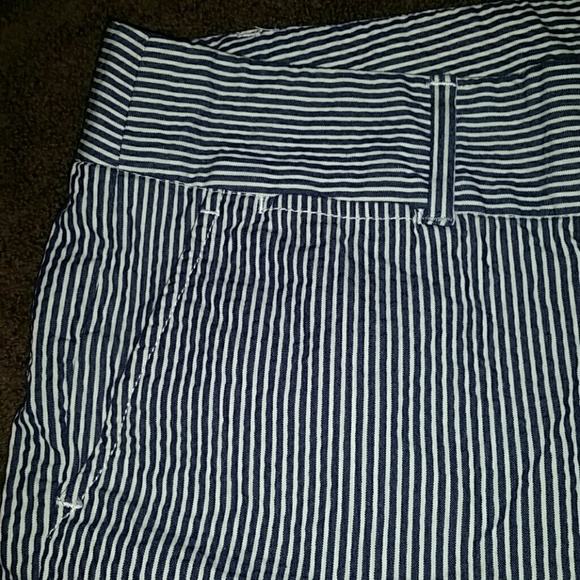Sold-Loft Seersucker Shorts! - Picture 4 of 4