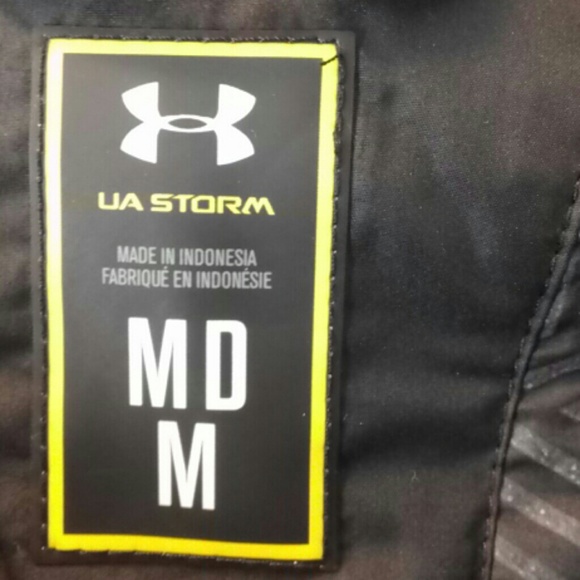 SOLD....Under Armour black jacket - Picture 4 of 4