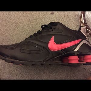 Nike shox black and pink