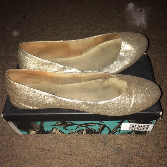 Gold sparkle flats