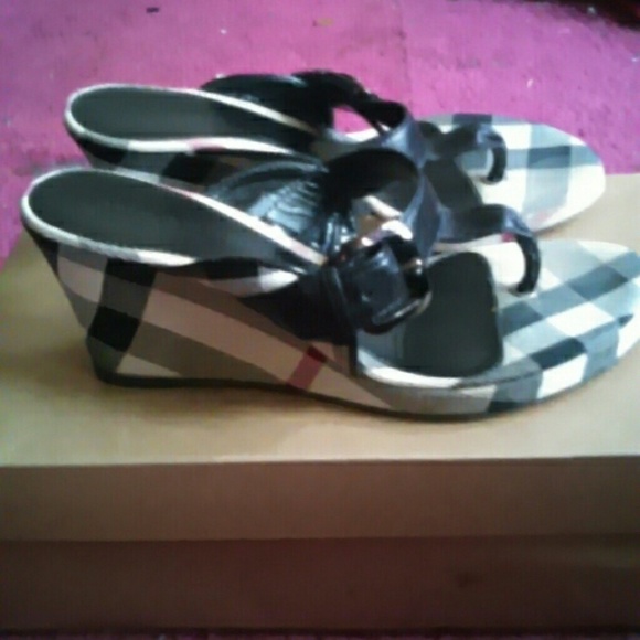 Burberry nova check thong wedge heel sandals