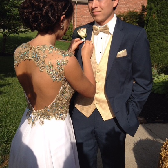 ❗SOLD❗️Gold and white prom dress✨ - Picture 2 of 3