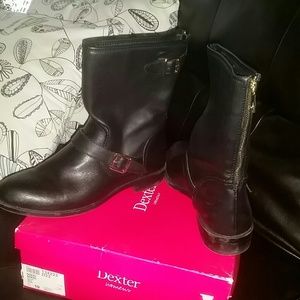 Short black leather boots