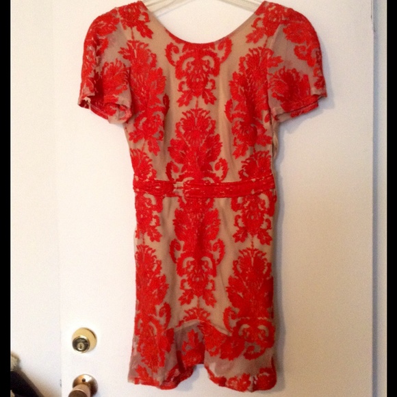 Closer look:For Love and Lemons San Marcos Dress💃