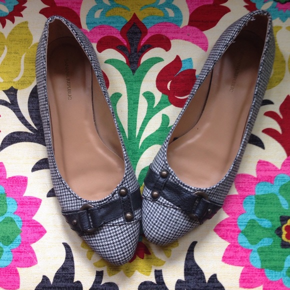 Banana Republic Shoes flats
