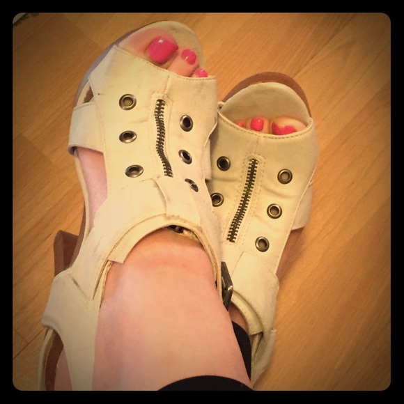 Slightly worn super cute shoes!