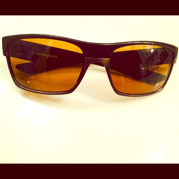 Oakley Twoface Polarized in brown tint