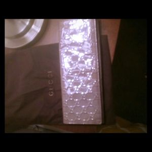 Gucci cluth