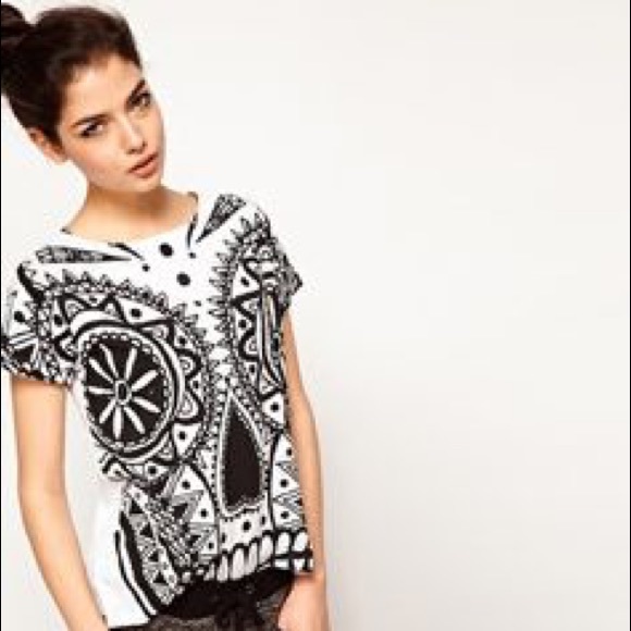 Illustrated people graphic tshirt - Picture 2 of 2