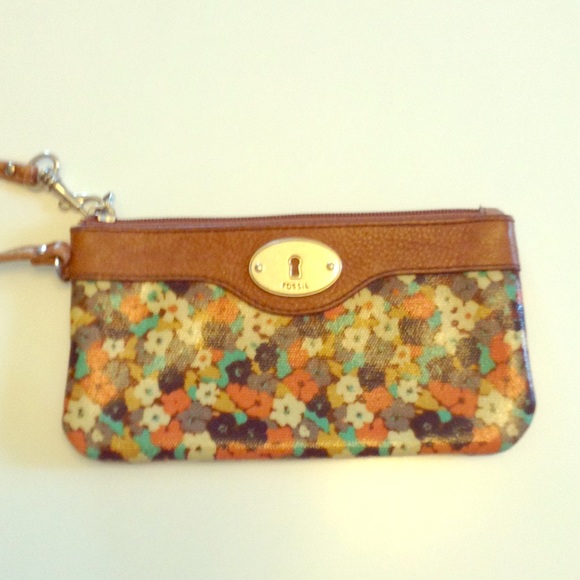 Fossil wristlet