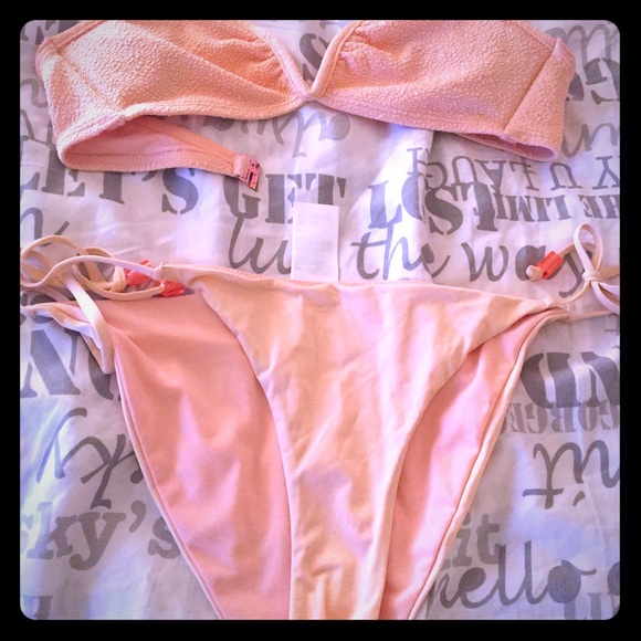 H and m peach swimsuit