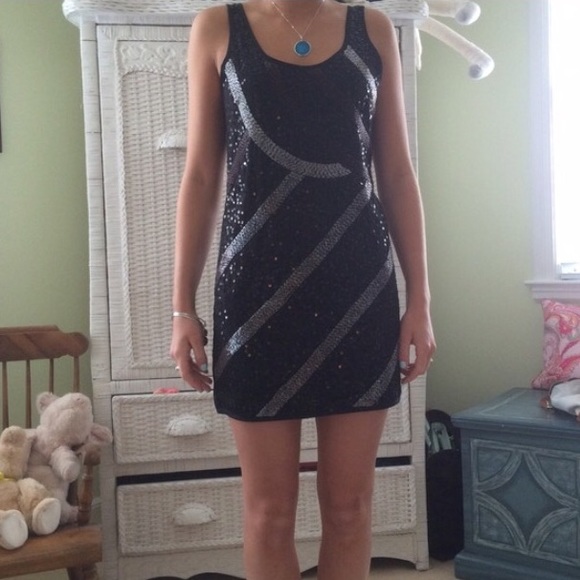 Black and silver Sequined dress - Picture 2 of 4