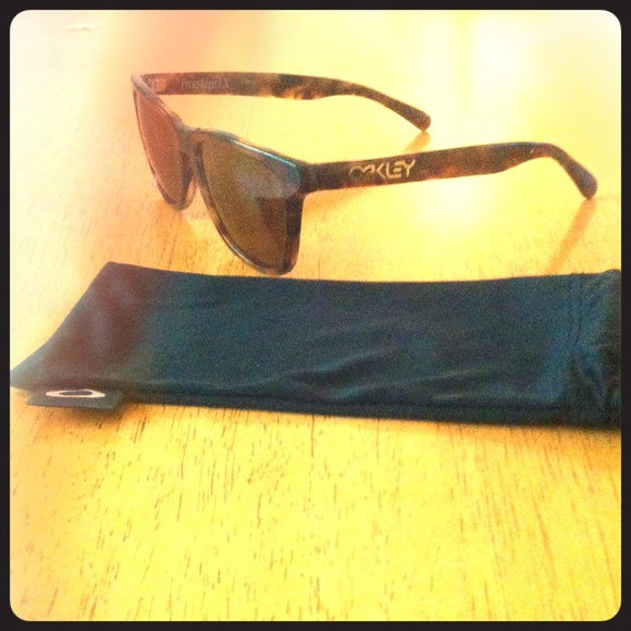 Oakley Frogskins Sunglasses