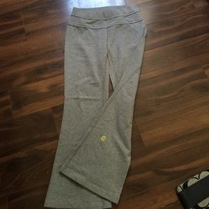 Lululemon Comfy Sweats sz 4