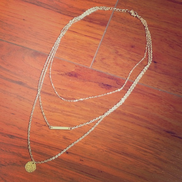 Jewelry - ❗️LOWEST❗️NEW Triple Strand Gold Tone Necklace