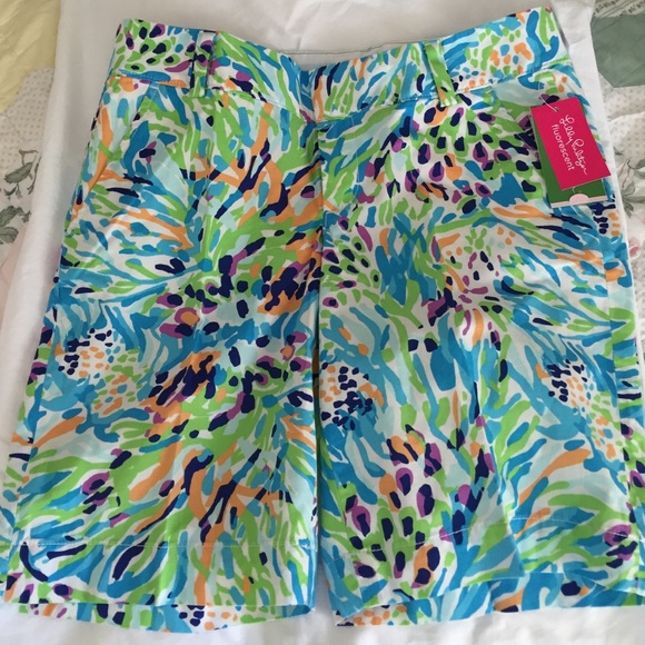 NWT Lilly Pulizer Chipper Short size 4, Sea Soirée