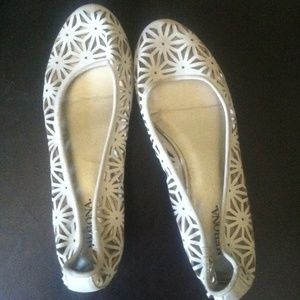 Super cute white shoes
