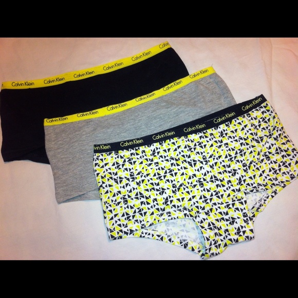 NWOT 3-pack Calvin Klein Hipster Panties Small 6/7