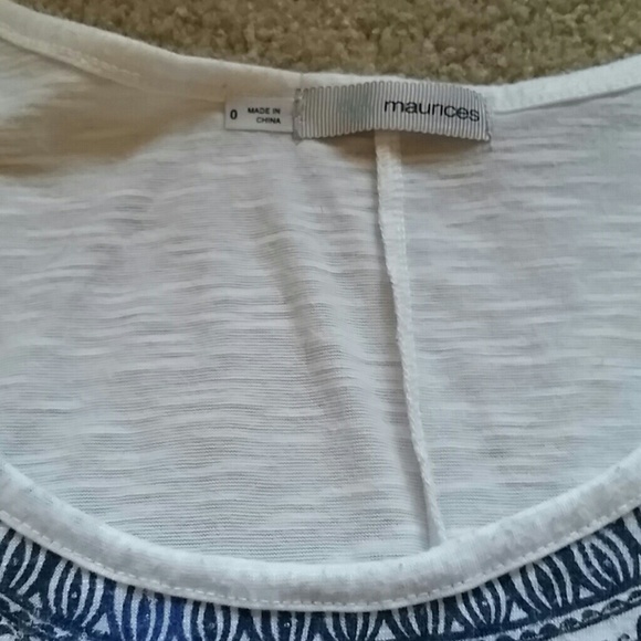 Maurices size 0 pretty blue white top - Picture 2 of 3