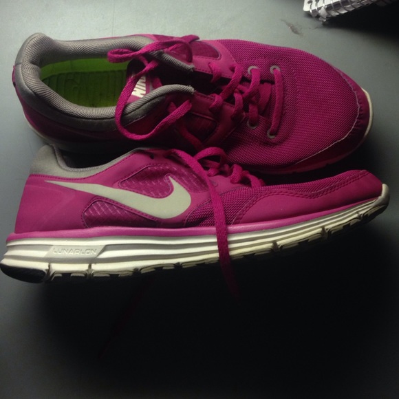 Nike Shoes - Women's Nike sz10 sneakers