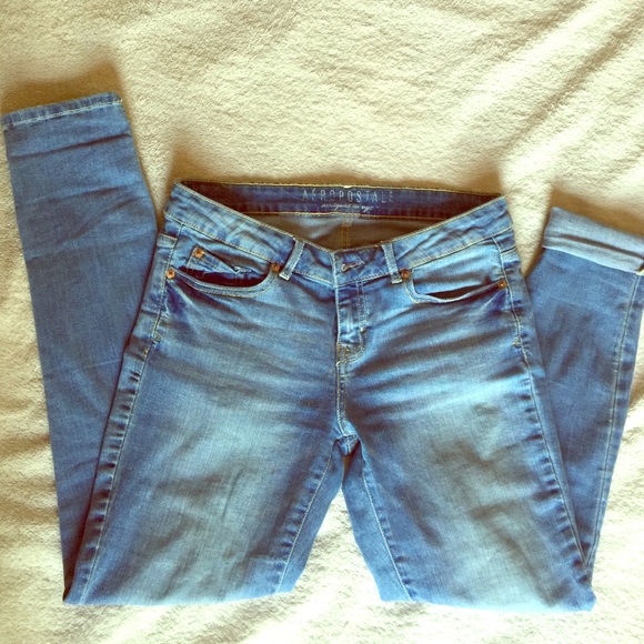 Aeropostale Denim - 8/regular Medium wash skinny jean Aeropostale💕