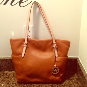 Michael Kors Tote in Luggage-Tan