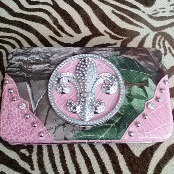Clutches & Wallets - Fleur De Lis Rhinestone Wallet Camo