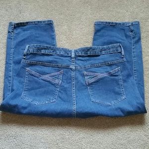 Stretchy Jean capris. Size 14/16
