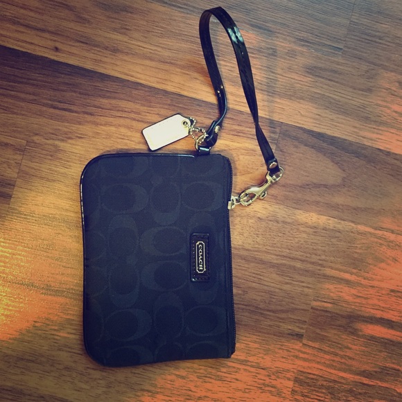 Black Coach Wristlet BRAND NEW