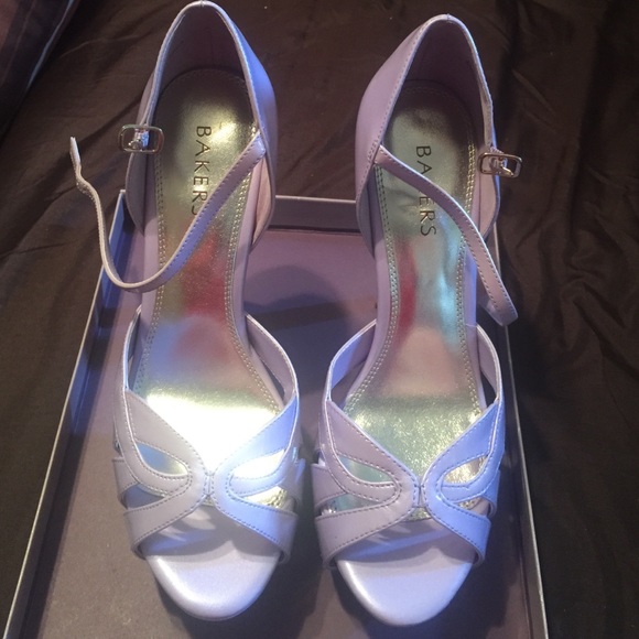 Shoes - Picture 2 of 3