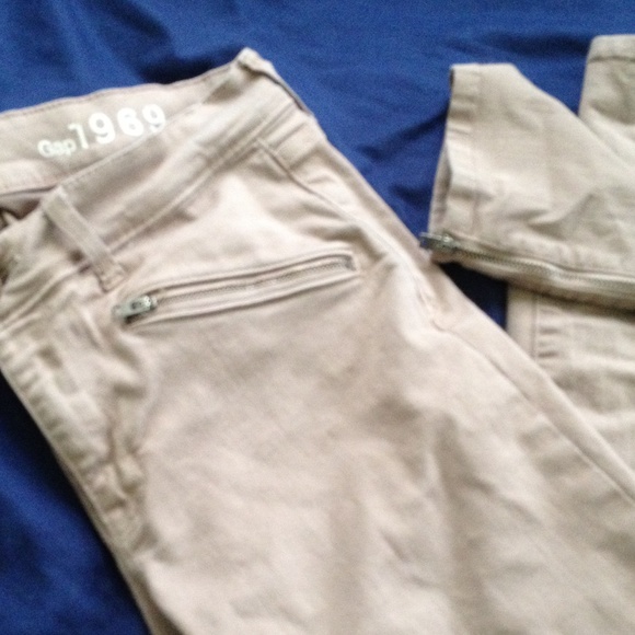 Tan skinny jeans