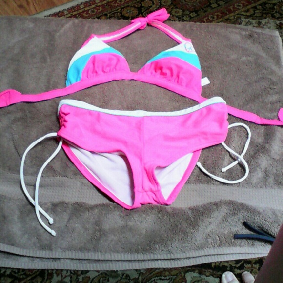 Bikini - Picture 1 of 1
