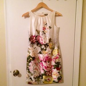 💟 Sold! 💟 HOST PICK - Ann Taylor floral dress