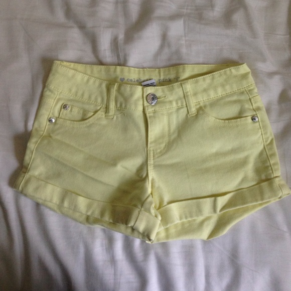 lemon yellow short shorts