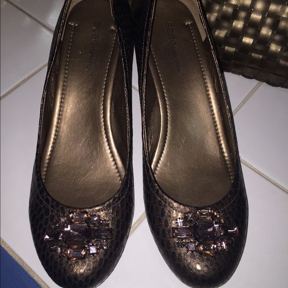 Shoes - Picture 2 of 4