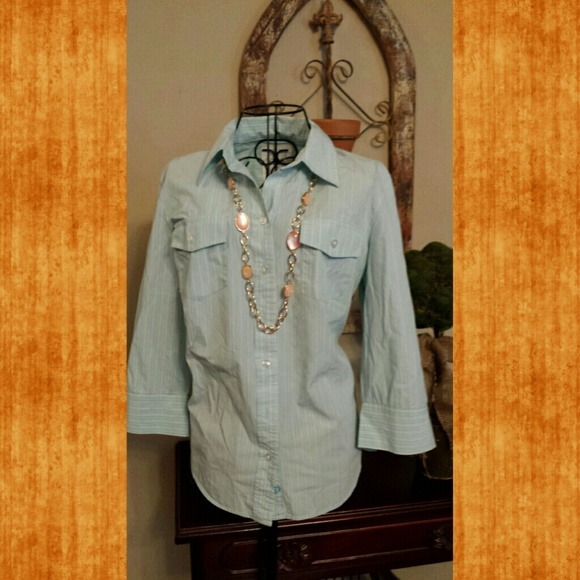 IZOD 3/4 sleeve button down top.