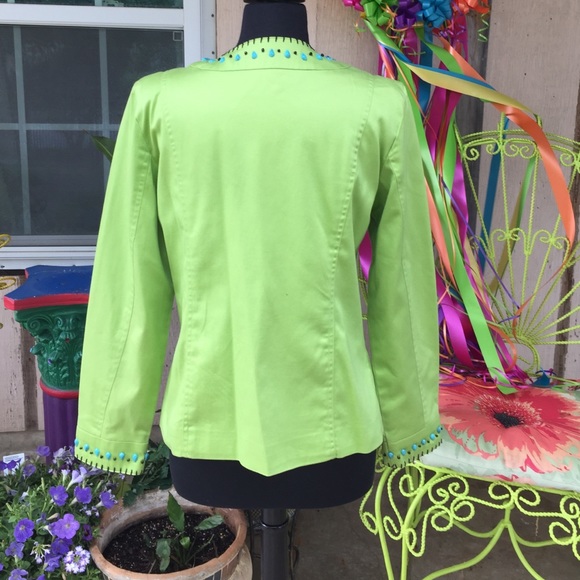 Detailed Jacket - Picture 2 of 4