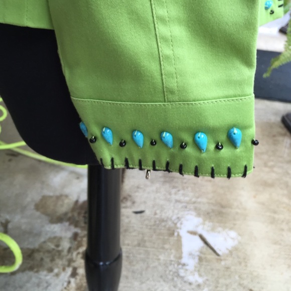 Detailed Jacket - Picture 4 of 4