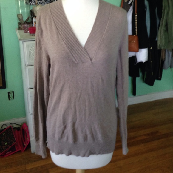 GAP sweater