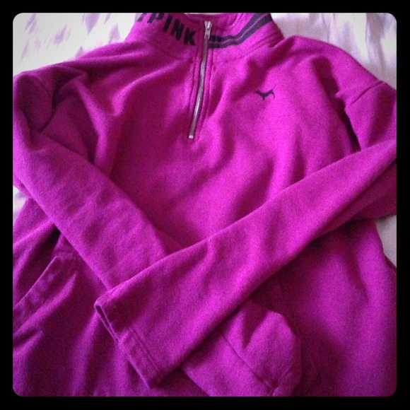 VS Pink Quarter Zipper Sweatshirt!💘