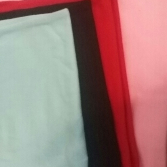 Tank tops - Picture 2 of 2