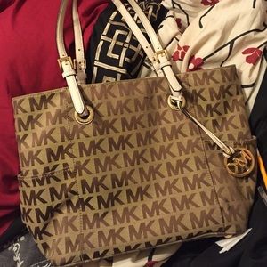 MK PURSE