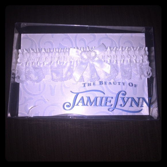 White garter belt NwT