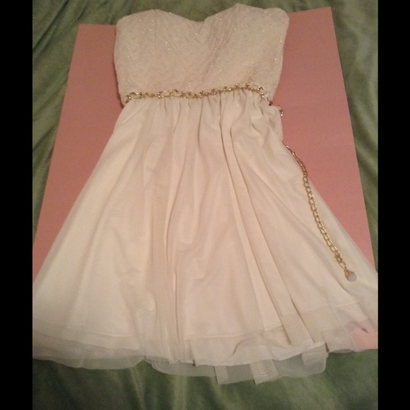 White Beaded mini dress - Picture 2 of 2