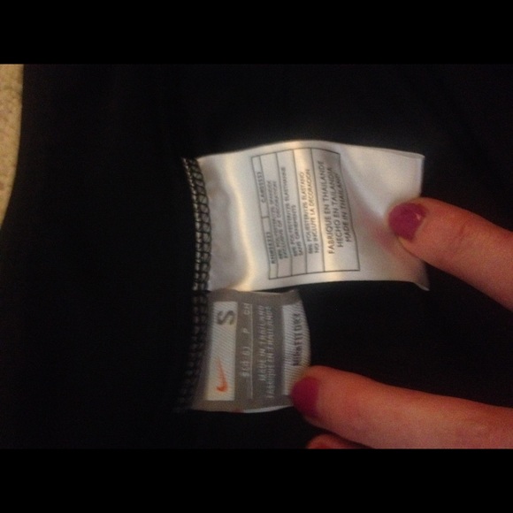 Women's Nike small black spandex Capri - Picture 3 of 4