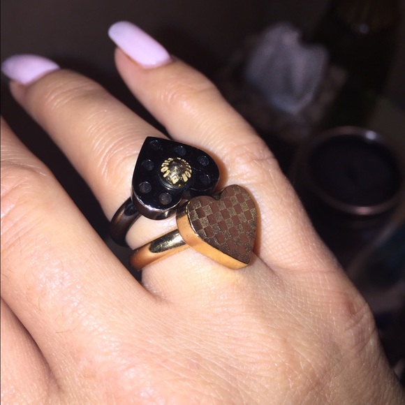 🎉🎉HOST PICK🎉🎉Louis Vuitton logo ring set! - Picture 2 of 3