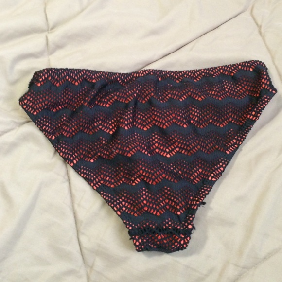 XS swim suit bottom and top, bikini - Picture 3 of 4